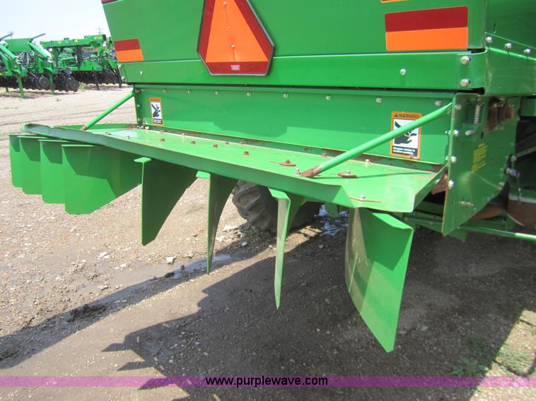 image for item A3782 2003 John Deere 9650 Walker combine