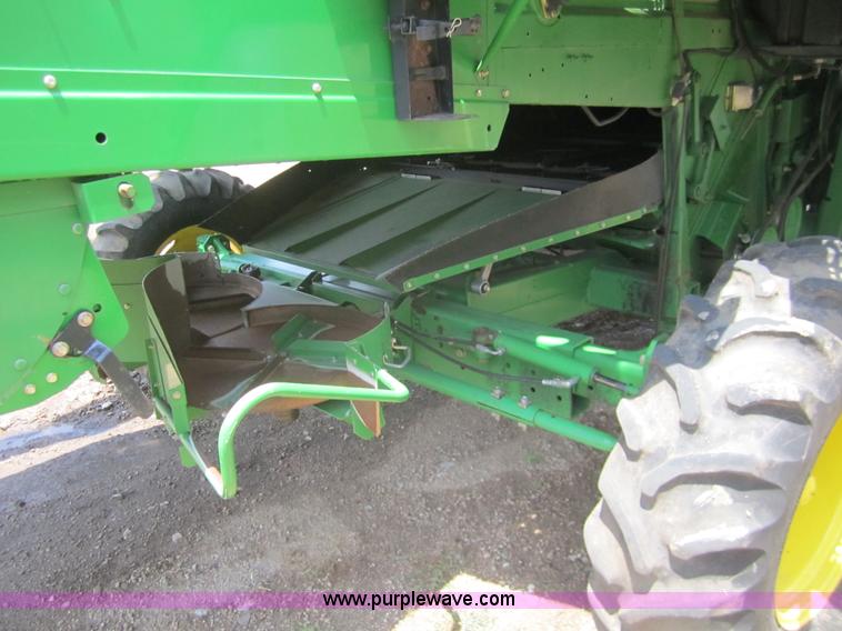 image for item A3782 2003 John Deere 9650 Walker combine