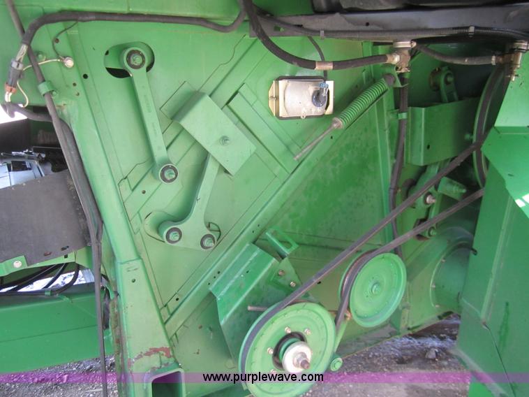 image for item A3782 2003 John Deere 9650 Walker combine