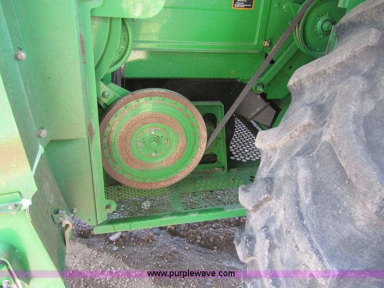 image for item A3782 2003 John Deere 9650 Walker combine