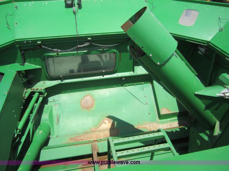 image for item A3782 2003 John Deere 9650 Walker combine