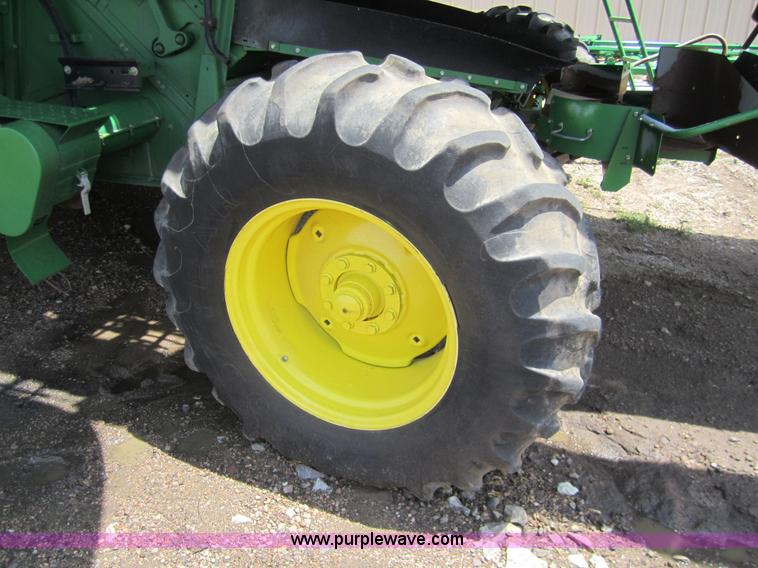 image for item A3782 2003 John Deere 9650 Walker combine