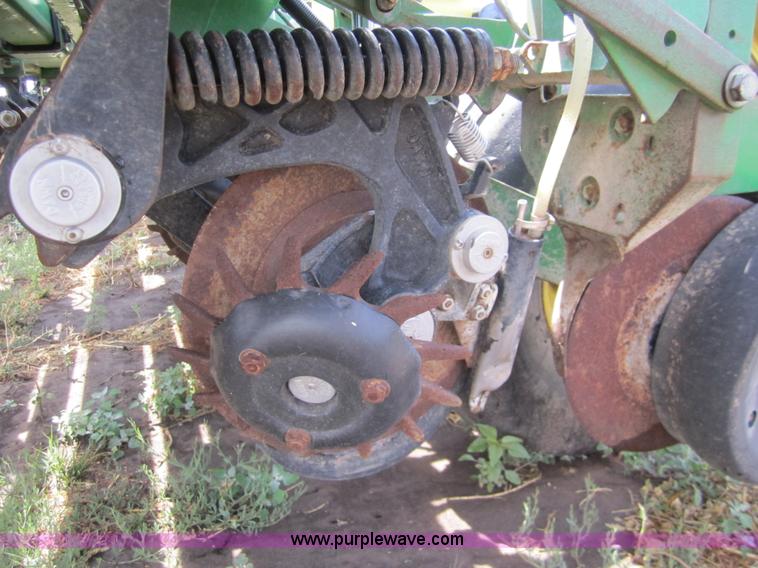 image for item A3783 2006 John Deere 1770NT CCS 16 row planter