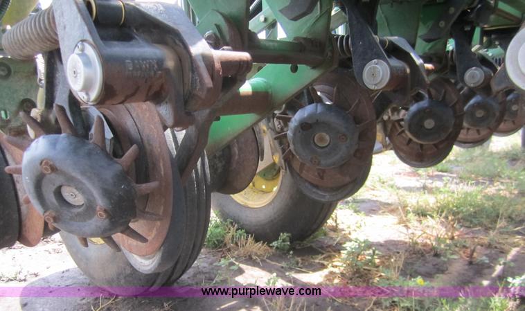 image for item A3783 2006 John Deere 1770NT CCS 16 row planter