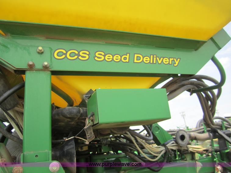image for item A3783 2006 John Deere 1770NT CCS 16 row planter