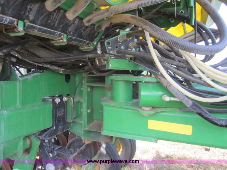 image for item A3783 2006 John Deere 1770NT CCS 16 row planter