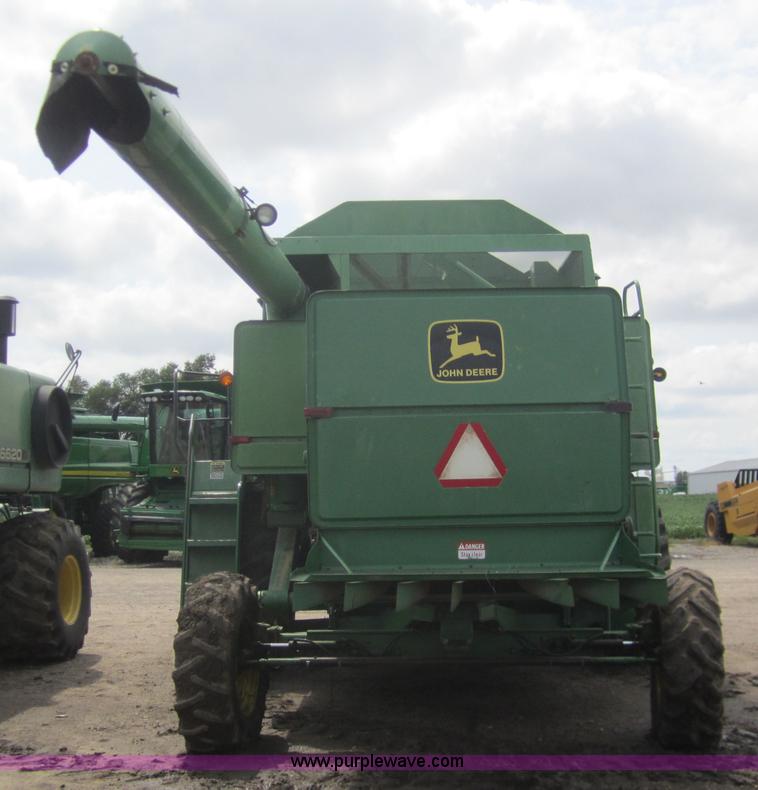 image for item A3785 1982 John Deere 8820 combine