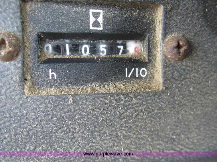 image for item A3785 1982 John Deere 8820 combine