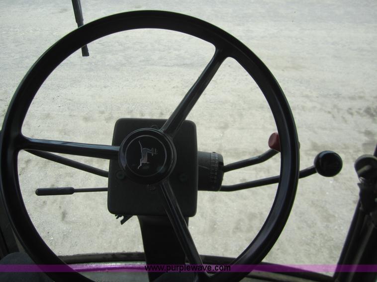 image for item A3785 1982 John Deere 8820 combine