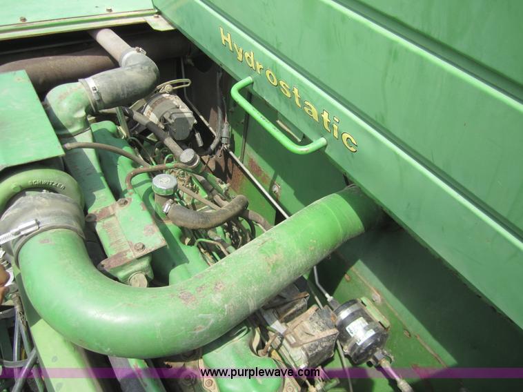 image for item A3785 1982 John Deere 8820 combine