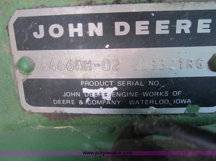 image for item A3785 1982 John Deere 8820 combine