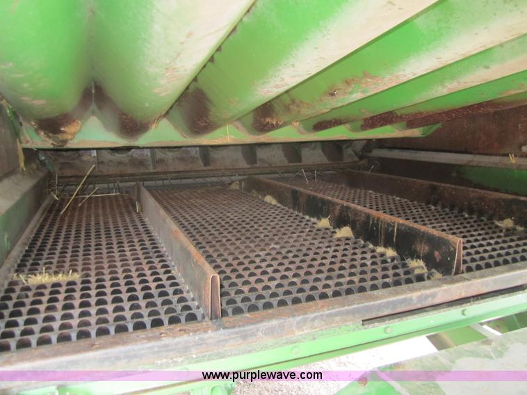 image for item A3785 1982 John Deere 8820 combine