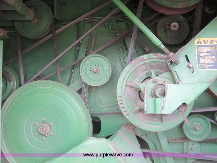 image for item A3785 1982 John Deere 8820 combine