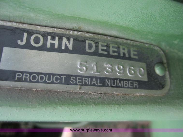 image for item A3785 1982 John Deere 8820 combine