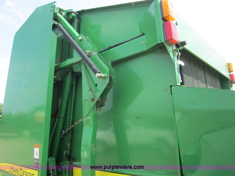 image for item A3787 2008 John Deere 568 round baler