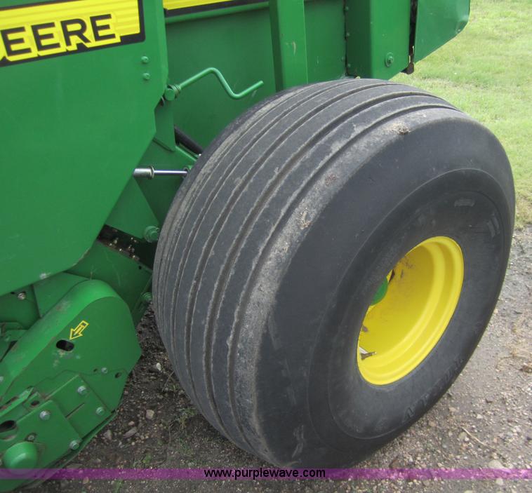 image for item A3787 2008 John Deere 568 round baler