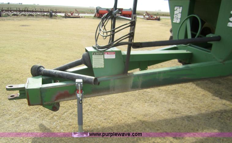 image for item A3842 Brent 672 grain cart