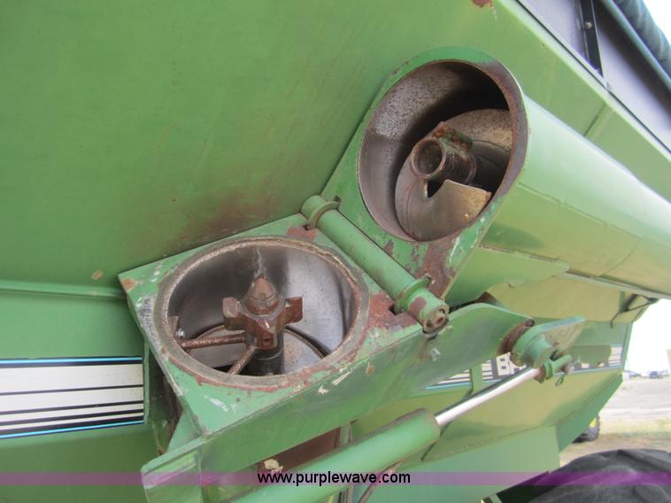 image for item A3842 Brent 672 grain cart