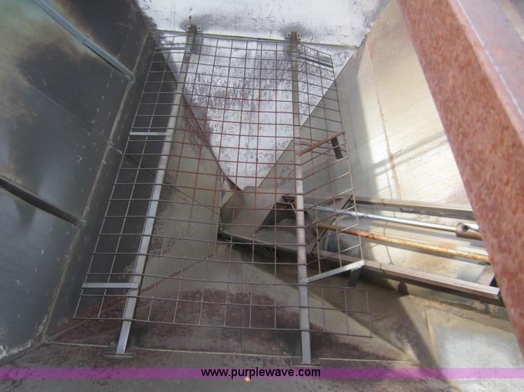 image for item A3842 Brent 672 grain cart