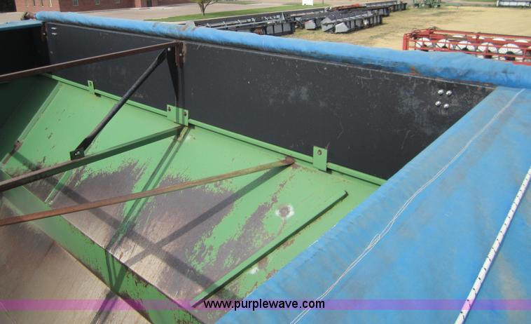 image for item A3842 Brent 672 grain cart