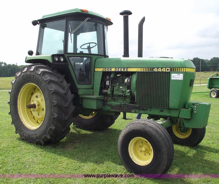 image for item A4166 1980 John Deere 4440 tractor