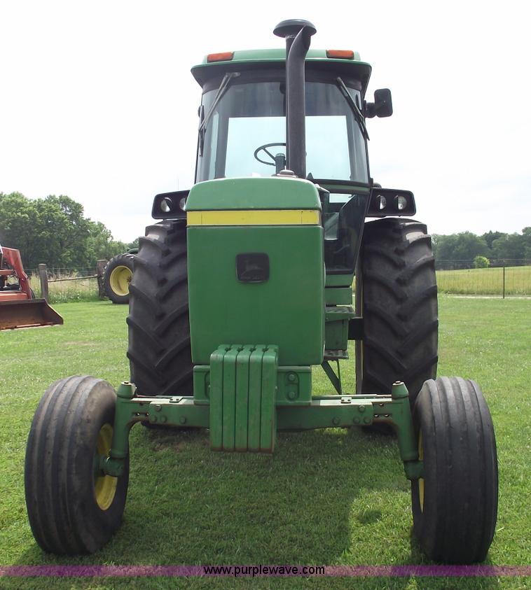 image for item A4166 1980 John Deere 4440 tractor