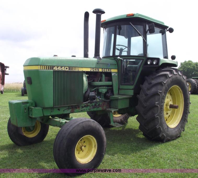 image for item A4166 1980 John Deere 4440 tractor