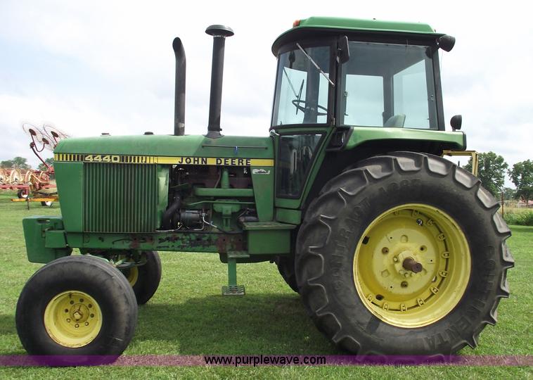 image for item A4166 1980 John Deere 4440 tractor