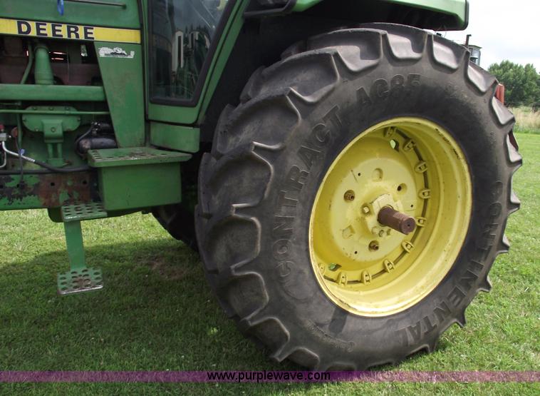 image for item A4166 1980 John Deere 4440 tractor