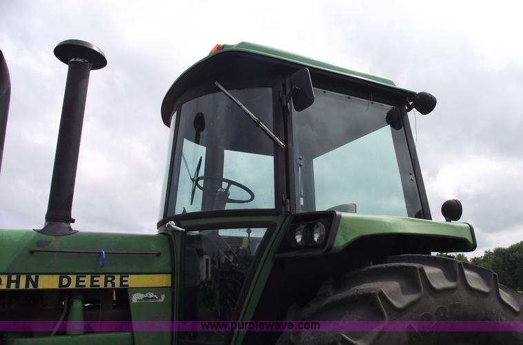 image for item A4166 1980 John Deere 4440 tractor