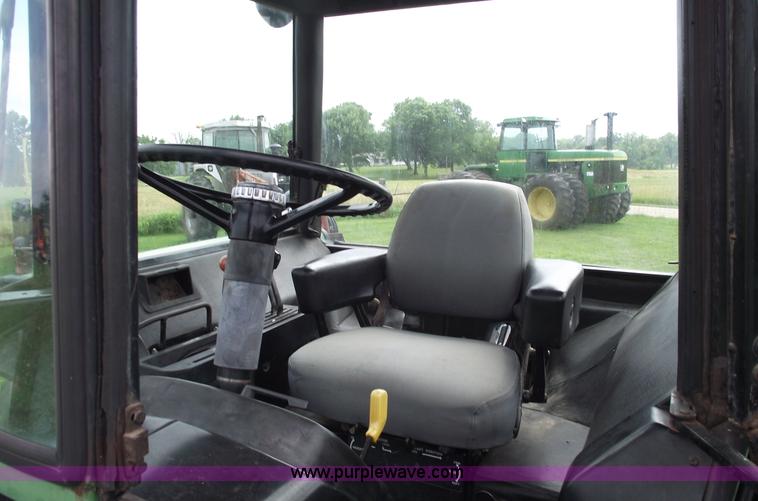 image for item A4166 1980 John Deere 4440 tractor