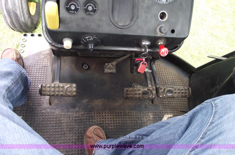 image for item A4166 1980 John Deere 4440 tractor