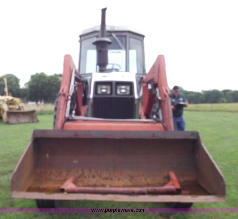 1979 White 2-105 tractor in Clinton, MO | Item A4167 sold | Purple Wave