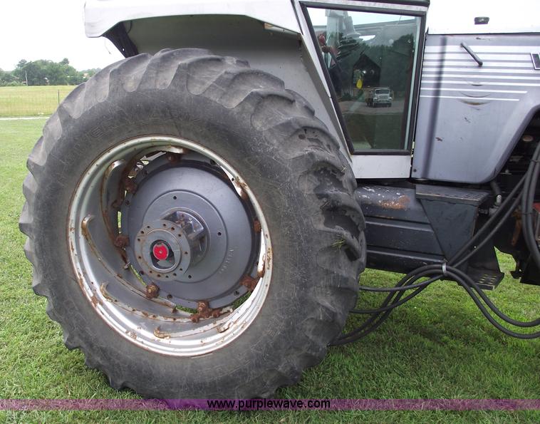 image for item A4167 1979 White 2-105 tractor