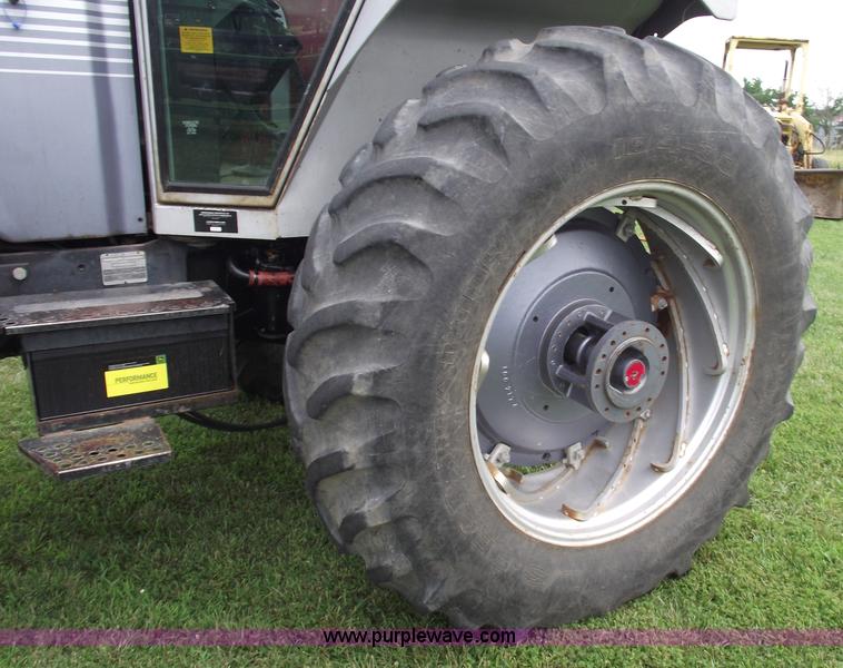 image for item A4167 1979 White 2-105 tractor