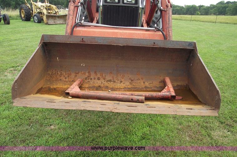 image for item A4167 1979 White 2-105 tractor