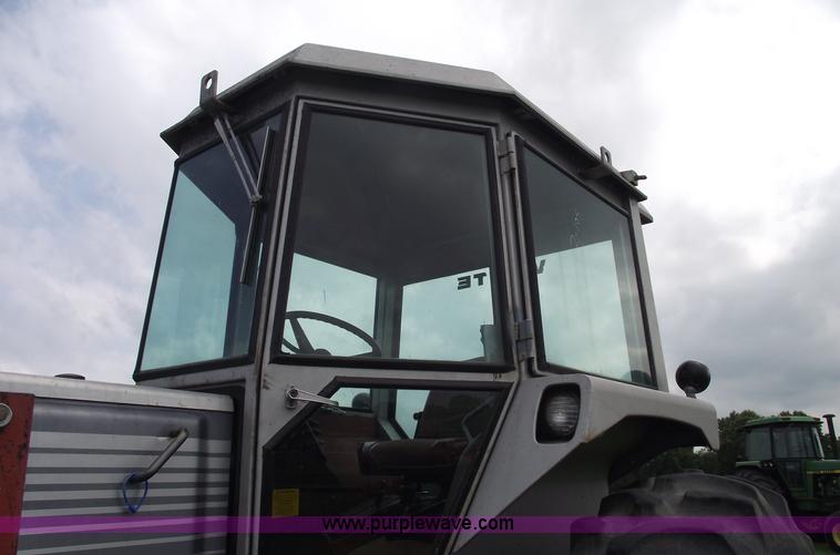 image for item A4167 1979 White 2-105 tractor