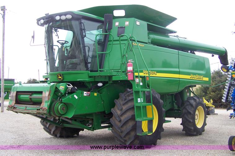 image for item A4590 2006 John Deere 9860 STS combine