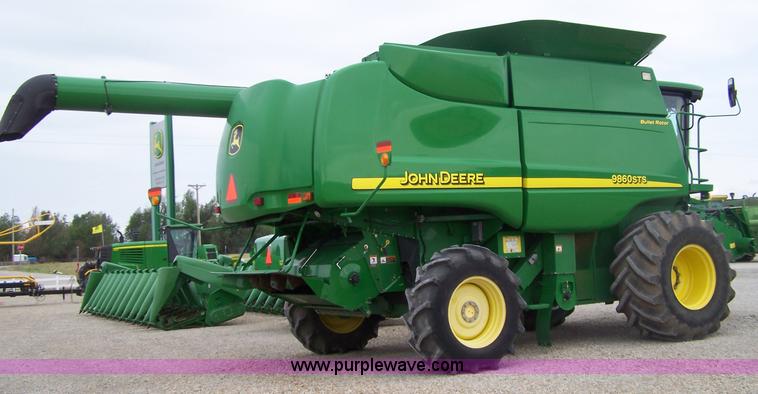 image for item A4590 2006 John Deere 9860 STS combine