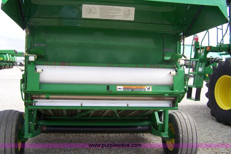 image for item A4591 2002 John Deere 567 round baler