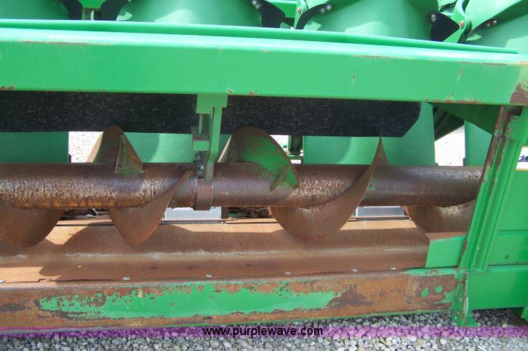 image for item A4592 2006 John Deere 1293 12 row corn head