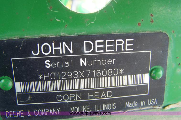image for item A4592 2006 John Deere 1293 12 row corn head