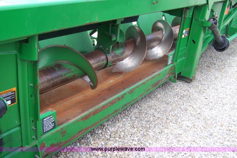 image for item A4593 2004 John Deere 1293 12 row corn head