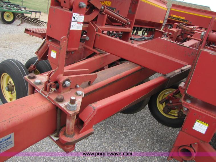 image for item A4682 1999 Sunflower 9431 30' drill