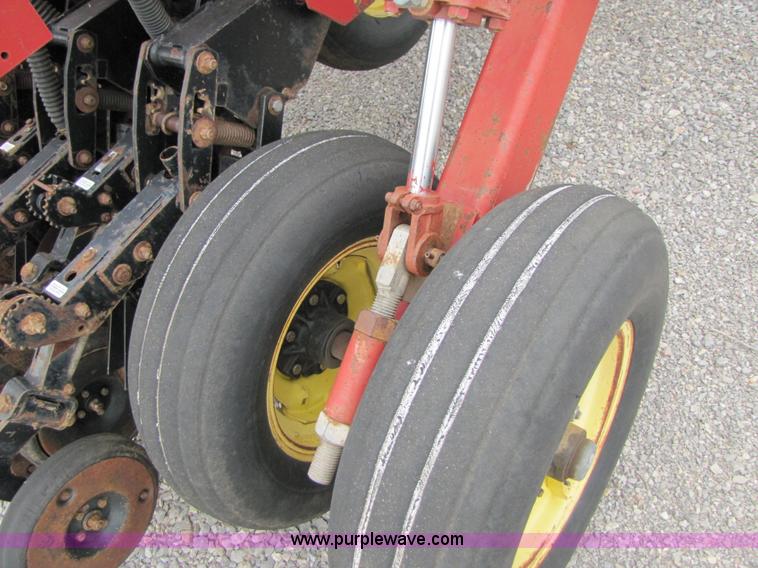 image for item A4682 1999 Sunflower 9431 30' drill