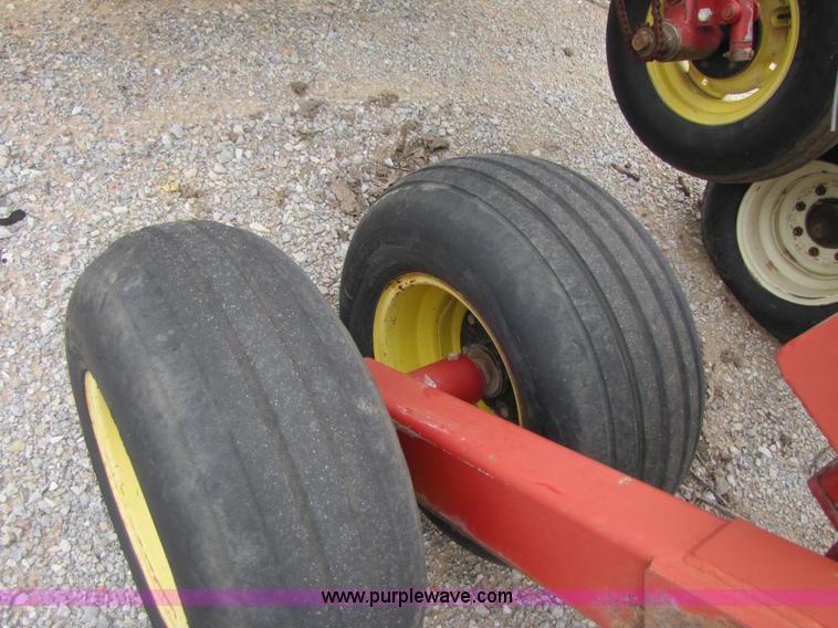 image for item A4682 1999 Sunflower 9431 30' drill