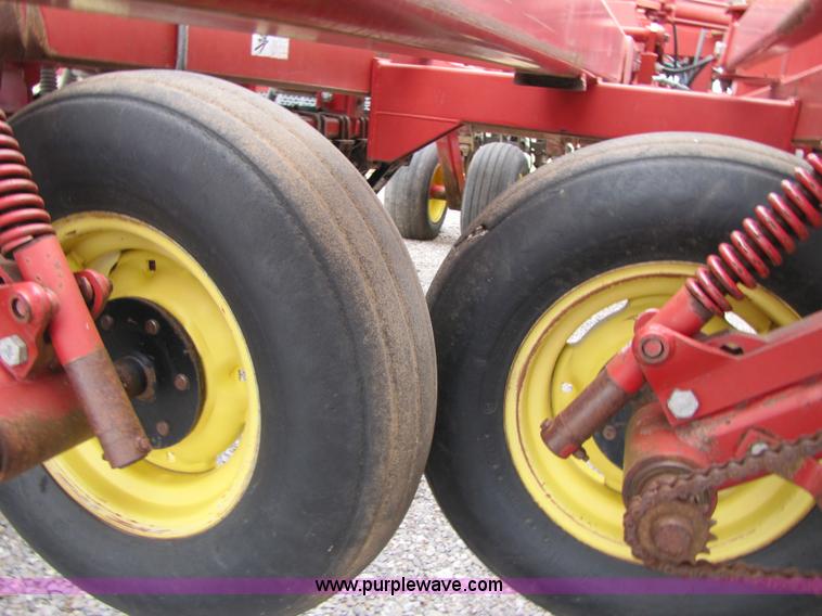 image for item A4682 1999 Sunflower 9431 30' drill