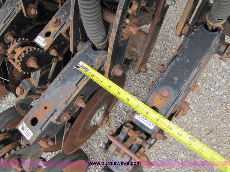 image for item A4682 1999 Sunflower 9431 30' drill