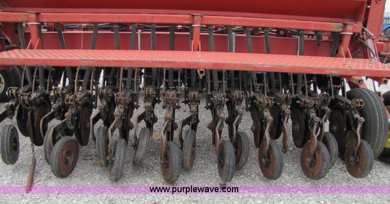 image for item A4682 1999 Sunflower 9431 30' drill