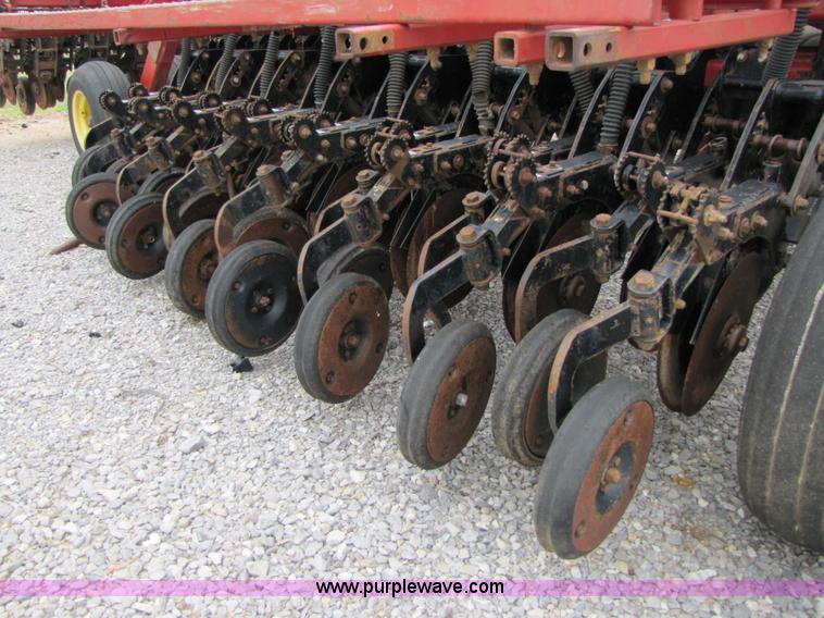 image for item A4682 1999 Sunflower 9431 30' drill